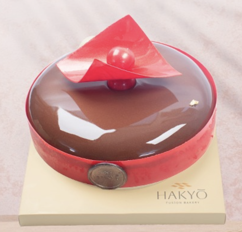 Bánh Sinh Nhật Màu Đỏ / Red Birthday Cake